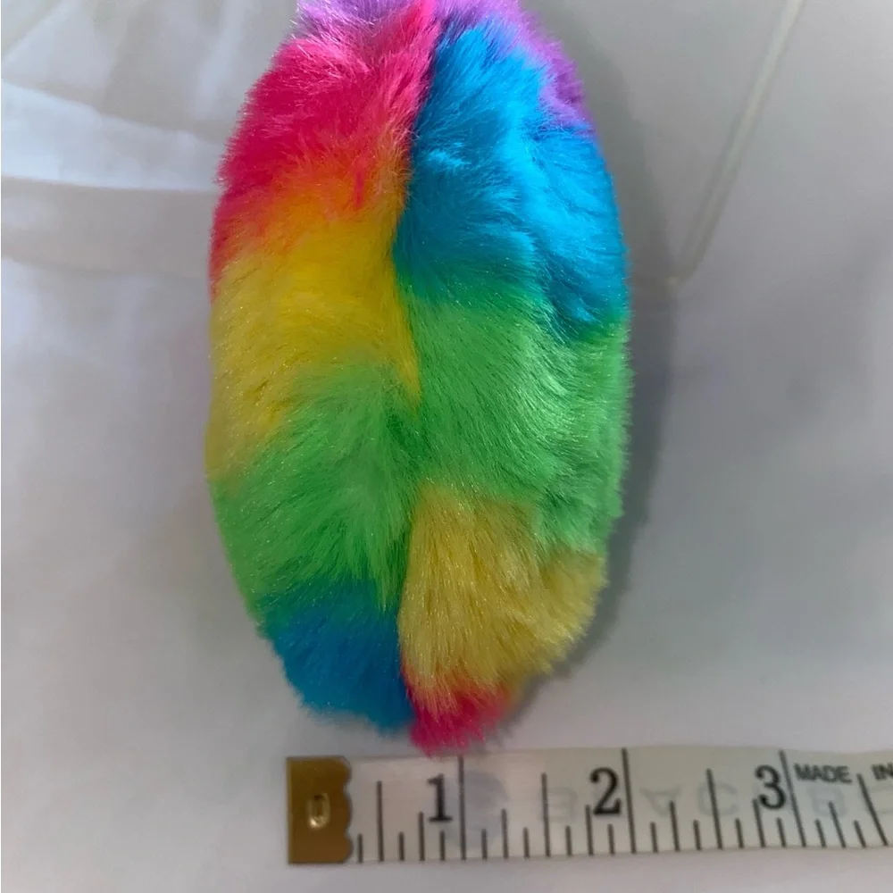 Cell universal case pad hand holder 3D furry squishable heart RAINBOW design
